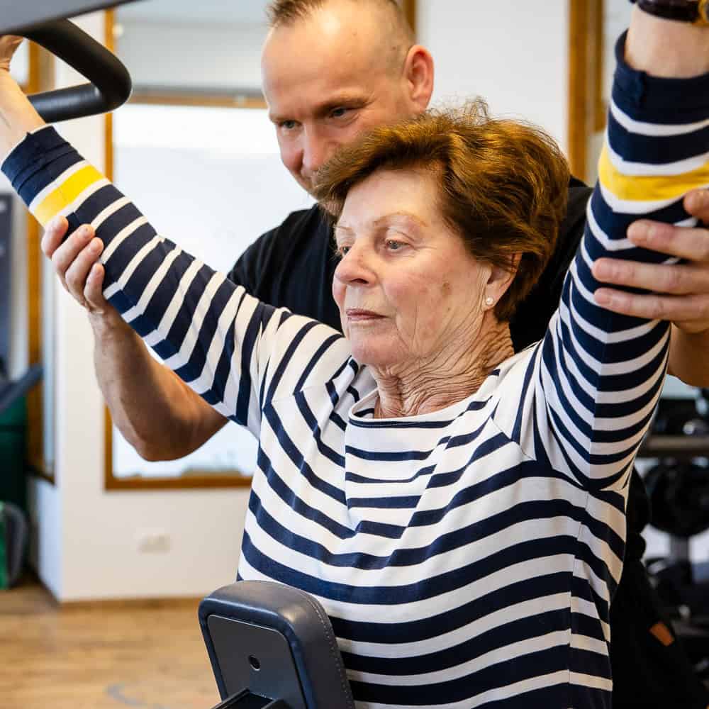Physiotherapie für ältere Menschen in Penzberg, individuelle Betreuung.