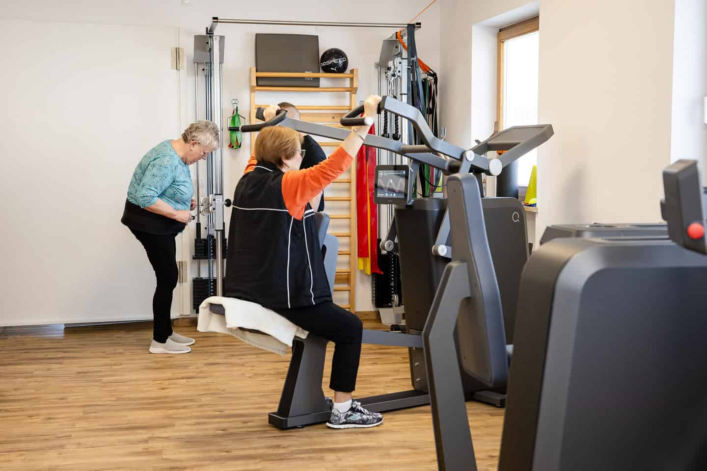 Physiotherapie bei Penzberg mit Fokus auf individuelle Rehabilitation und Fitness.