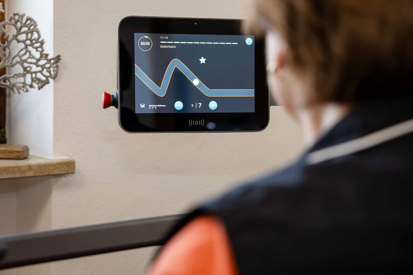 Hochwertiges physiotherapeutisches Gerät zur Analyse der Muskelaktivität bei Physiotherapie in Penzb.