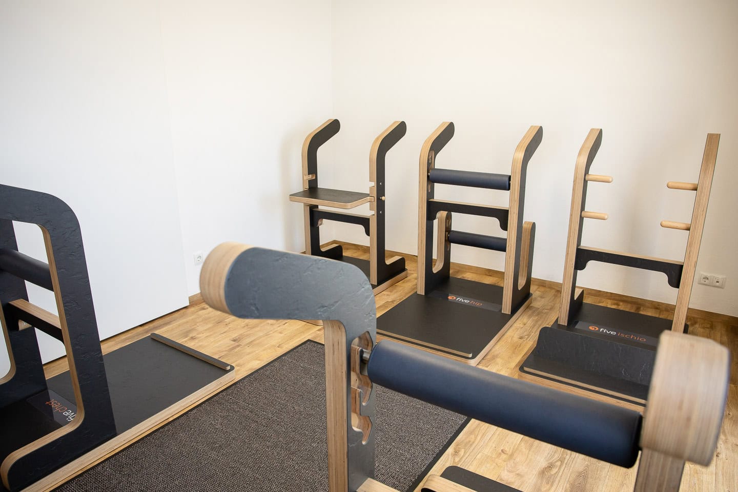 Equipment in Penzberg für Rehabilitation und Bewegungstherapie.