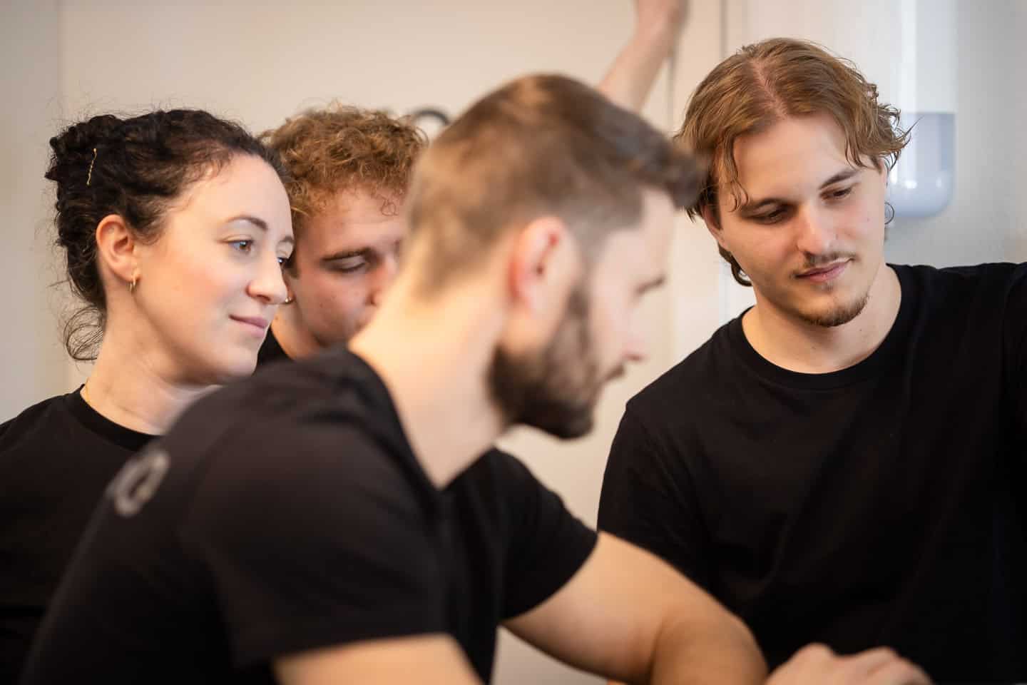 Therapeuten, die Physiotherapie in Penzberg bei Physio 360 durchführen.