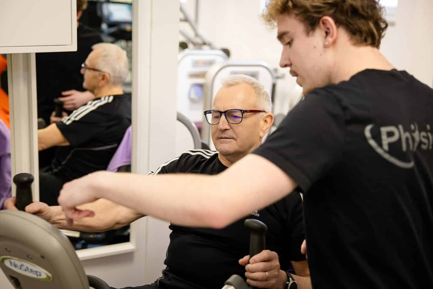 Krafttraining bei Physiotherapie in Penzberg, Fokus auf individuelle Betreuung und Rehabilitation.